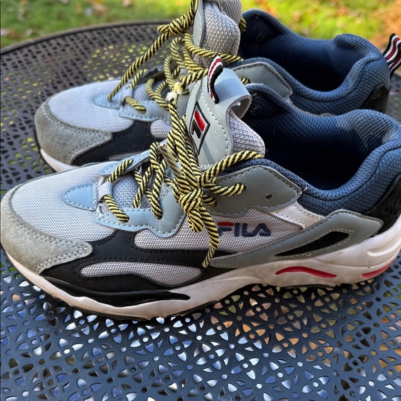 Fila Black and Gray Sneakers with Yellow Accents - Picture 5 of 11